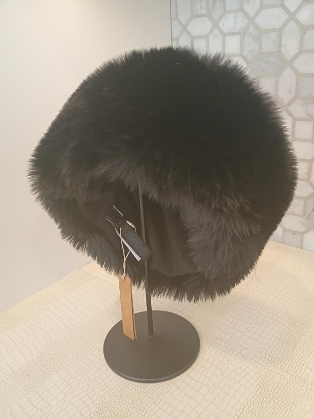 Skims Faux Fur Hat NWT OS